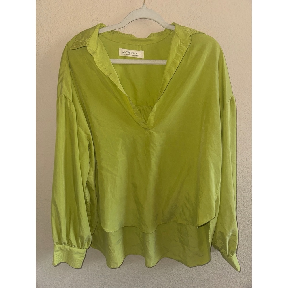 Free People We The Free Green V Neck Collared Blouse Size Small